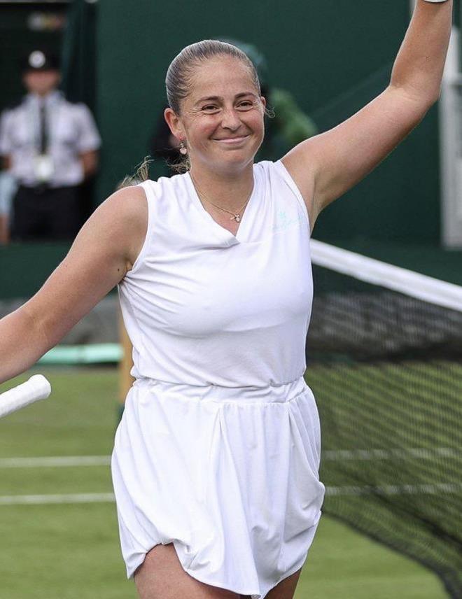 西甲：领头羊巴塞罗那客场遭贝迪斯以2比2踢和.